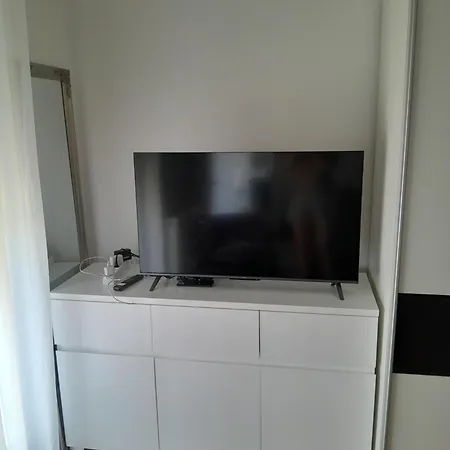 Tombili 2 * Pula