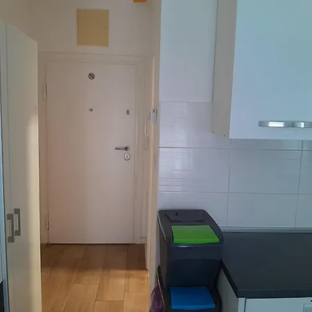 Tombili 2 Apartman Póla