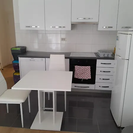 Apartman Tombili 2 Póla